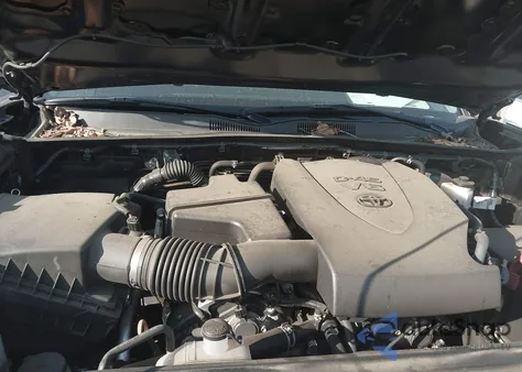 2021 Toyota Tacoma Sr5 V6 z USA, uszkodzony, nr VIN 3TMAZ5CN2MM156736